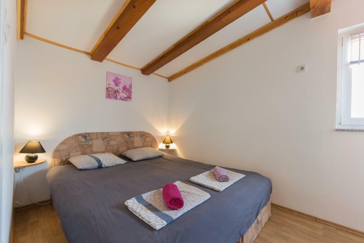 Apartmani Amans Pula Eksteriør billede