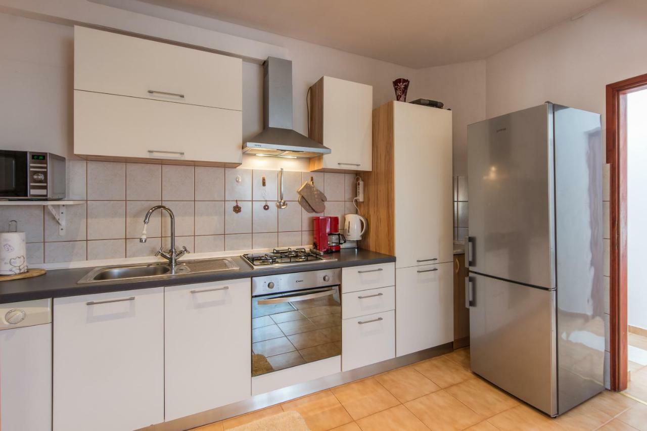 Apartmani Amans Pula Eksteriør billede