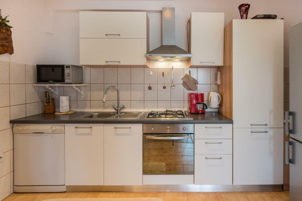 Apartmani Amans Pula Eksteriør billede